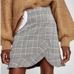 Zara gray plaid check ruffle mini skirt